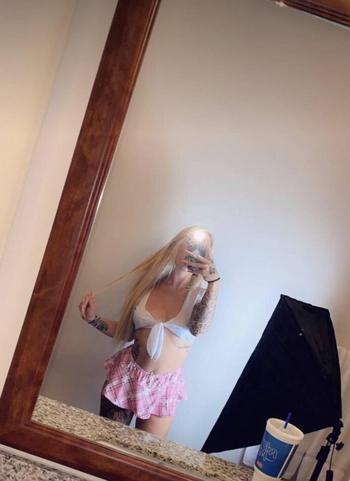 Kylie, 23 Caucasian/White female escort, Medicine Hat